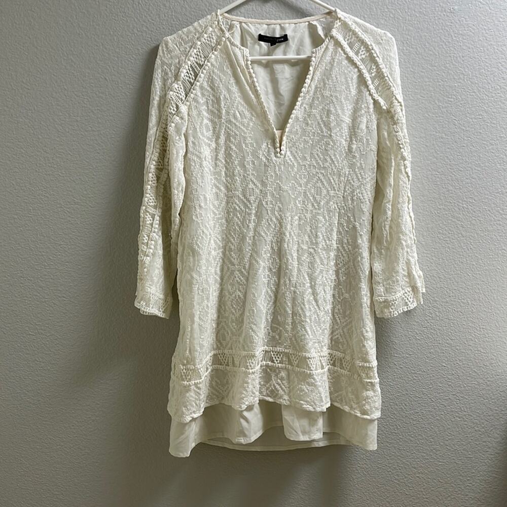 A20). Nanette Lepore Lace Split-Neck Swing Tunic Long Sleeve White Cream size 2